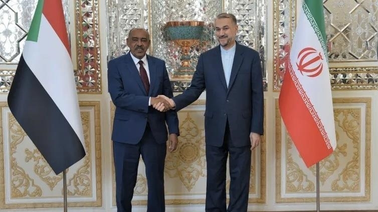 السودان يدين قصف إيران