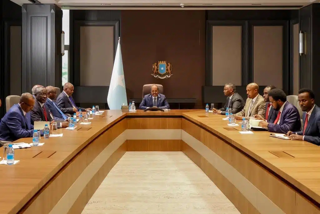 وفد سوداني رفيع المستوى يبحث التعاون الأمني السوداني الصومالي في مقديشو