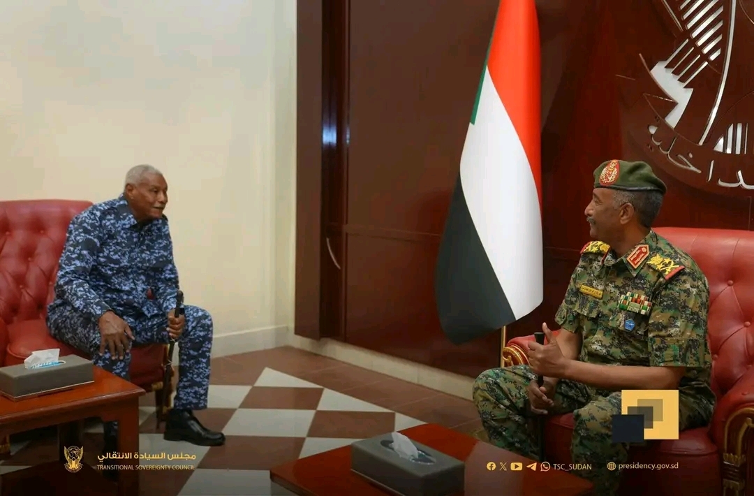 وزير الداخلية يؤكد عودة الشرطة للخرطوم بكامل خدماتها