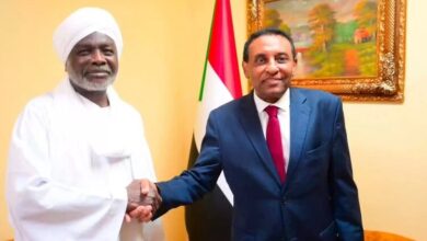 خطوات عاجلة لمواجهة انهيار الجنيه السوداني: رئيس الوزراء يبحث سبل وقف التدهور