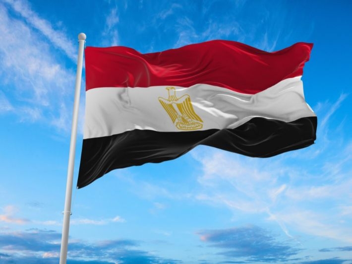 خلال مؤتمر صحفي مع نظيره السوداني، رئيس وزراء مصر يؤكد أن العلاقة مع السودان كالجسد الواحد، وأن بلاده ترفض أي مساس بوحدة الأراضي السودانية 