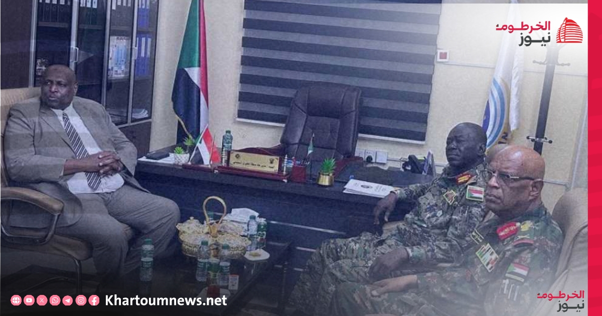 إعادة تشغيل المطارات: وزير الدفاع يبحث الترتيبات الأمنية لعودة الحركة الجوية